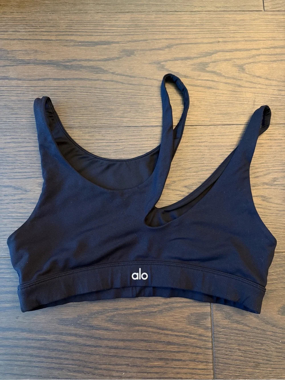 Alo Yoga Peak Bra in Black